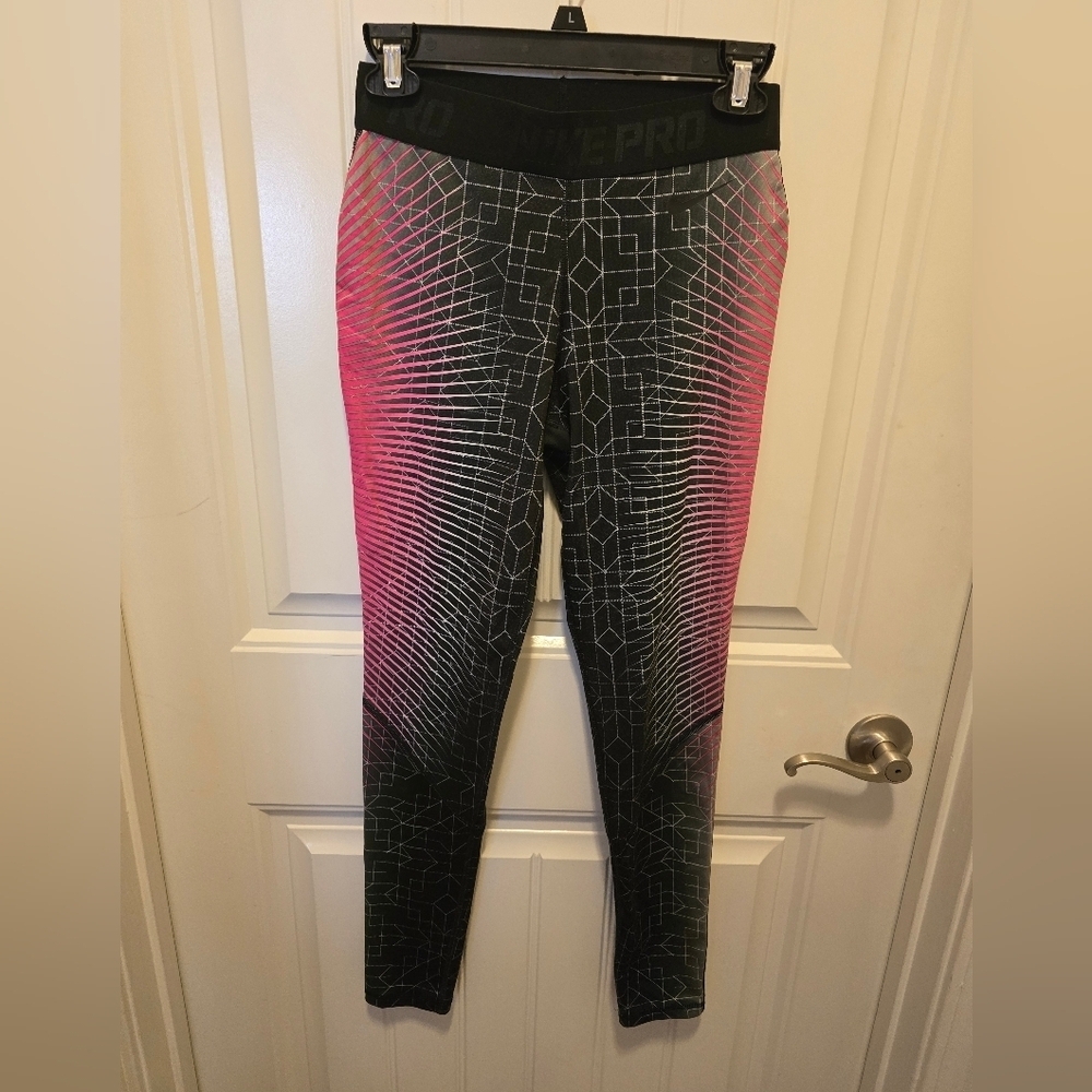 Nike Pro Women's Size small